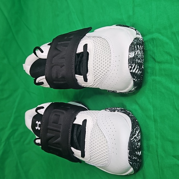 Under Armour UA GS ZONE BB 2 COOL SNEAKERS - Picture 2 of 10